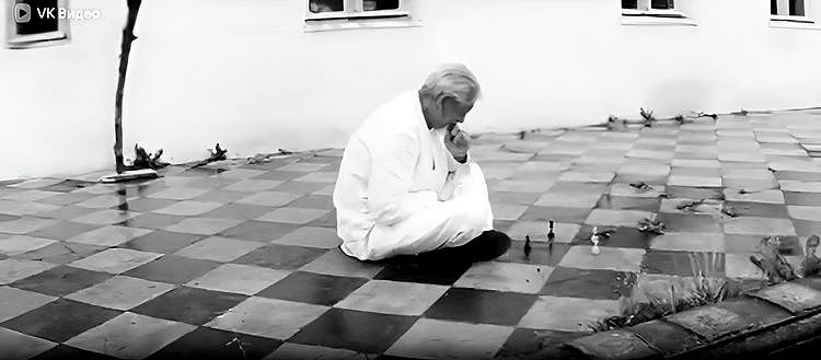 Безумие, 1968 (0:12:42 / 1:18:46)