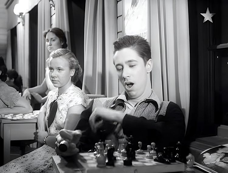 Сын, 1955 (0:56:22 / 1:26:16)