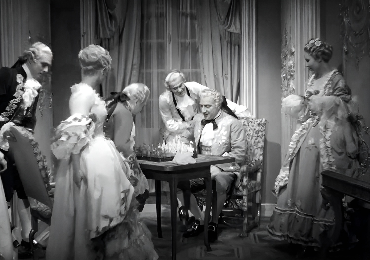 Вернемся на Елисейские поля /Remontons les Champs-Élysées/ 1938 (0:23:01 / 1:42:23)