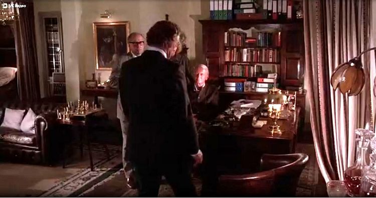 Завещание Холкрофта /The Holcroft Covenant/ 1985 (0:32:26 / 1:52:40)